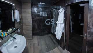 Отель GS Hotel Ереван Большой двухместный номер с 1 кроватью-2